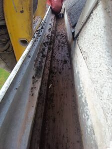 limpieza-de-canaleta